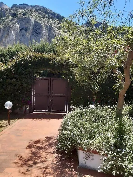 Da Nonna Cettina Appartamento In Villa Con Piscina Palermo 0*,