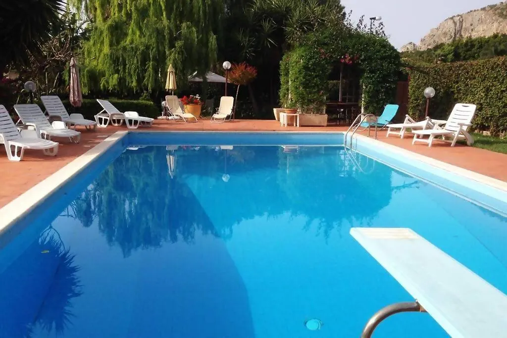 Holiday home Da Nonna Cettina Appartamento In Villa Con Piscina Palermo