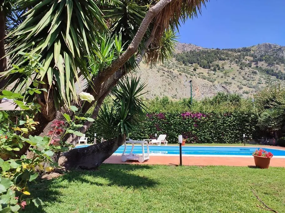 Holiday home Da Nonna Cettina Appartamento In Villa Con Piscina Palermo